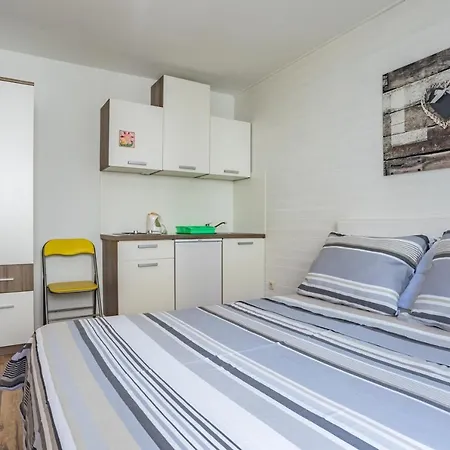 Nina Apartament *
