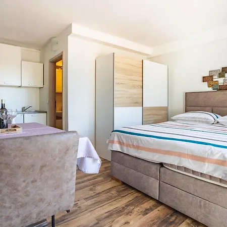 Nina Apartment